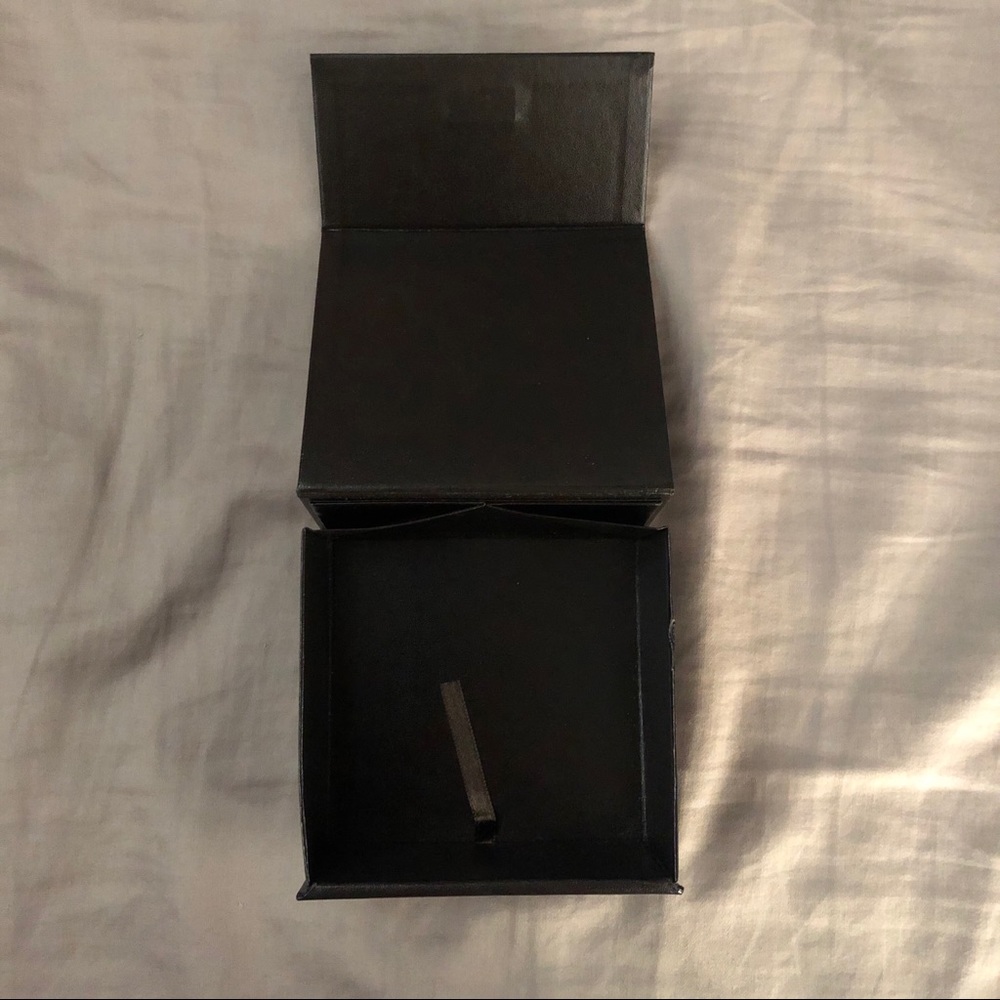 Authentic Michael Kors Box - Picture 8 of 12